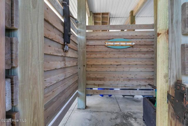 4325 E Pelican Drive, Oak Island, NC 28465