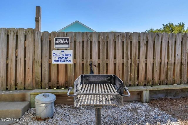 4325 E Pelican Drive, Oak Island, NC 28465