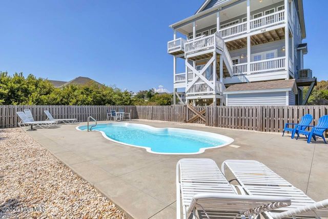 4325 E Pelican Drive, Oak Island, NC 28465