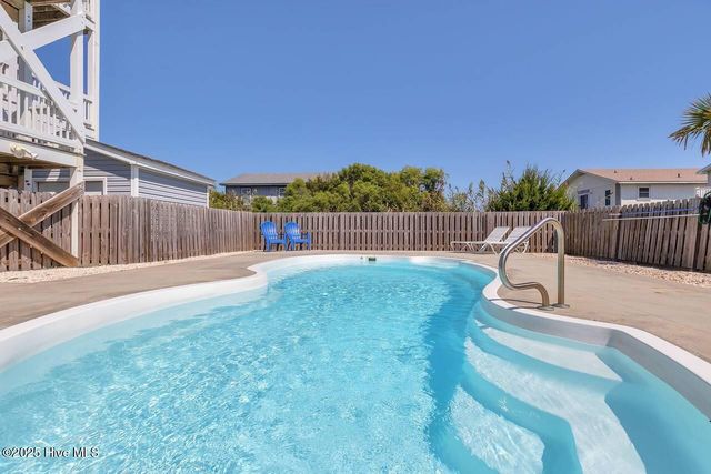 4325 E Pelican Drive, Oak Island, NC 28465