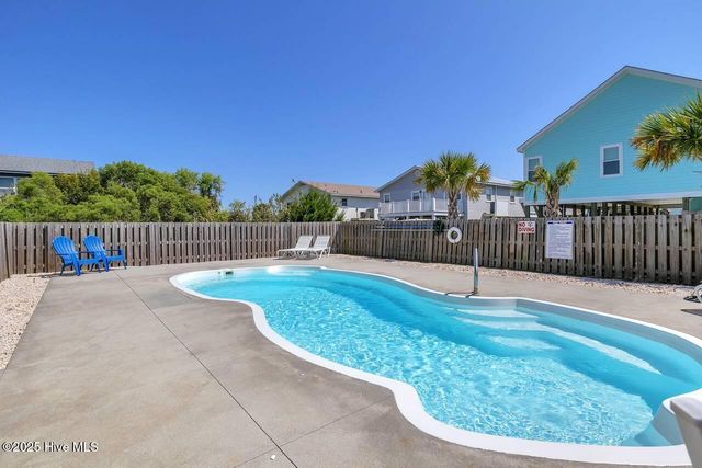 4325 E Pelican Drive, Oak Island, NC 28465