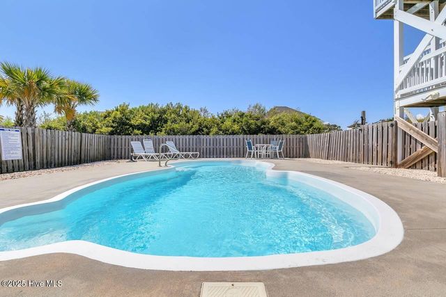 4325 E Pelican Drive, Oak Island, NC 28465