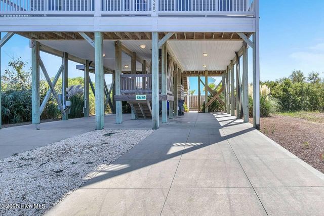 4325 E Pelican Drive, Oak Island, NC 28465