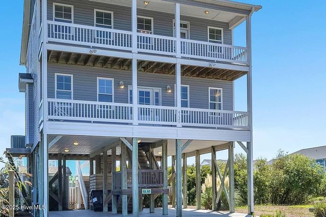 4325 E Pelican Drive, Oak Island, NC 28465