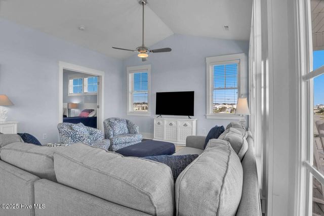 4325 E Pelican Drive, Oak Island, NC 28465