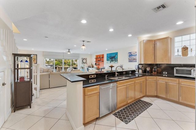 1351 SE 3rd Avenue, Pompano Beach, FL 33060