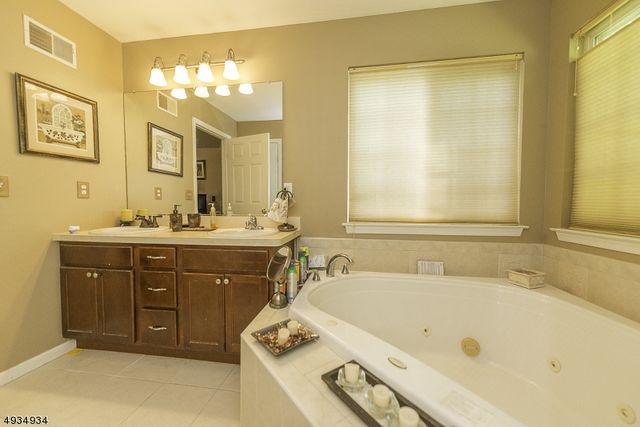 145 Mountain Lake Rd, White Twp., NJ 07823