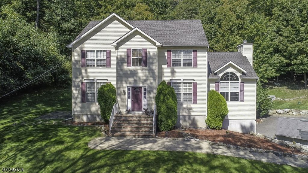 145 Mountain Lake Rd, White Twp., NJ 07823