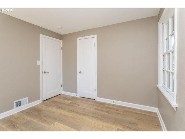 2607 E 26TH St, Vancouver, WA 98661
