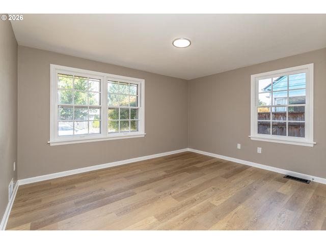 2607 E 26TH St, Vancouver, WA 98661