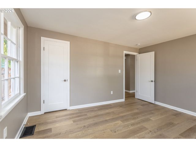 2607 E 26TH St, Vancouver, WA 98661