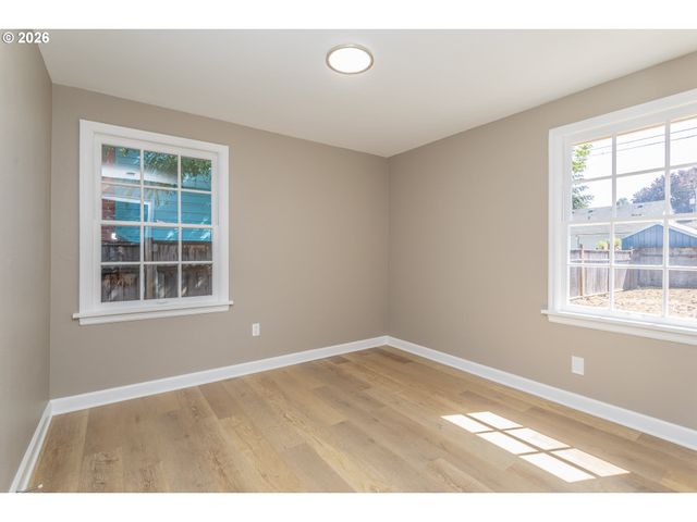 2607 E 26TH St, Vancouver, WA 98661