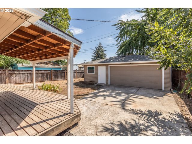 2607 E 26TH St, Vancouver, WA 98661