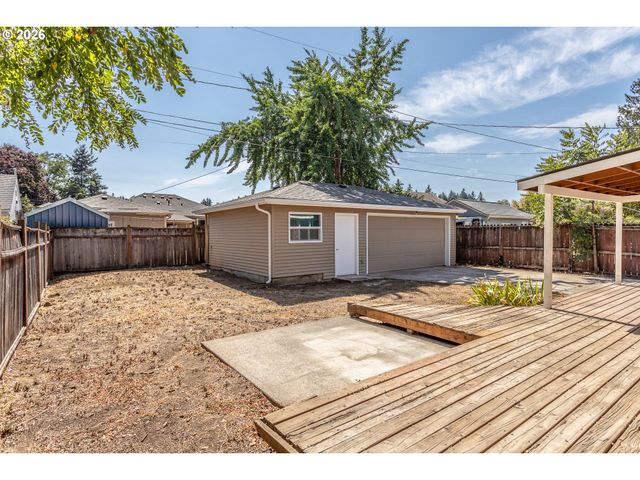 2607 E 26TH St, Vancouver, WA 98661