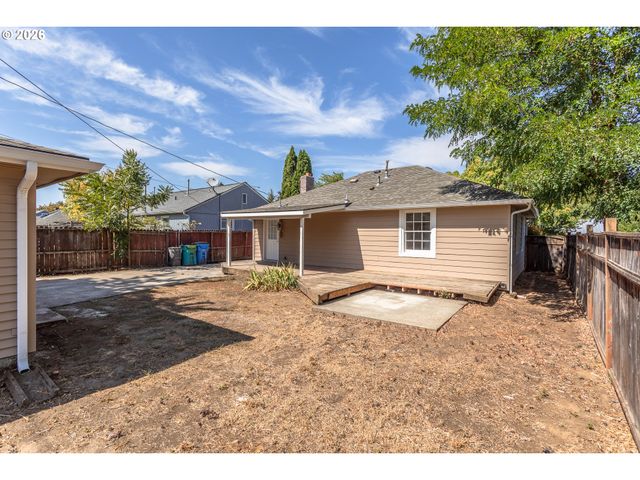 2607 E 26TH St, Vancouver, WA 98661