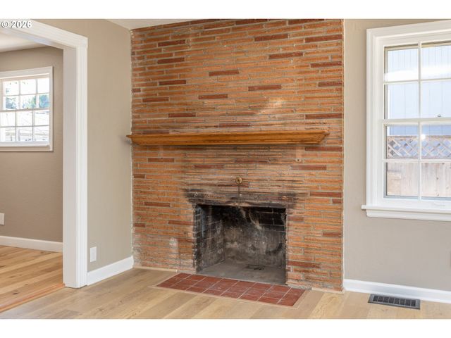 2607 E 26TH St, Vancouver, WA 98661