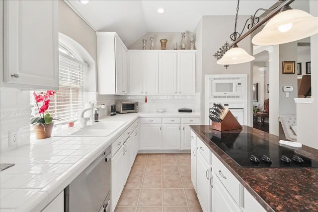 2219 Merritt Way, Arlington, TX 76018