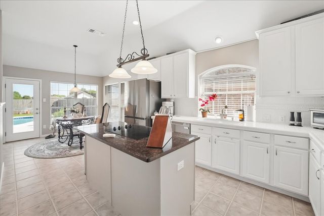 2219 Merritt Way, Arlington, TX 76018