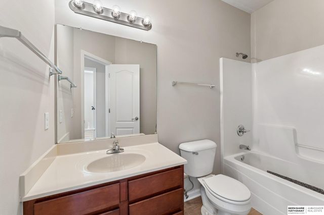 5021 S 196th Circle, Omaha, NE 68135