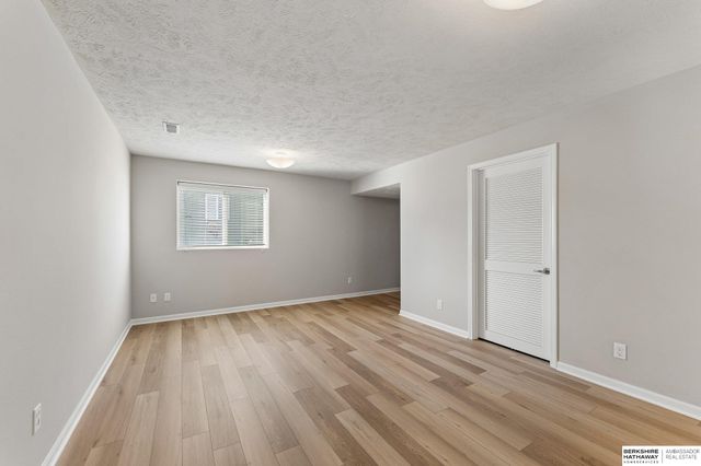 5021 S 196th Circle, Omaha, NE 68135