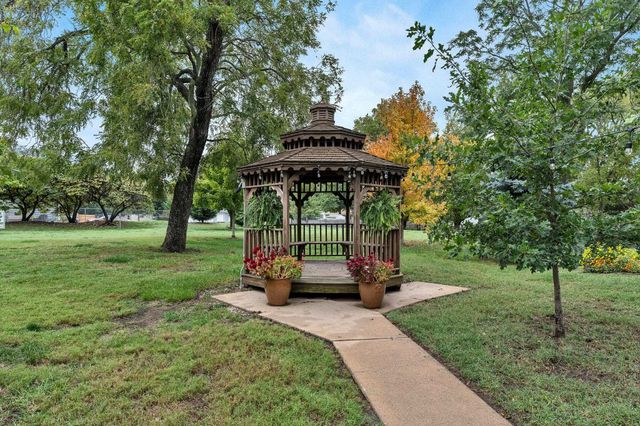 111 S Summit, El Dorado, KS 67042