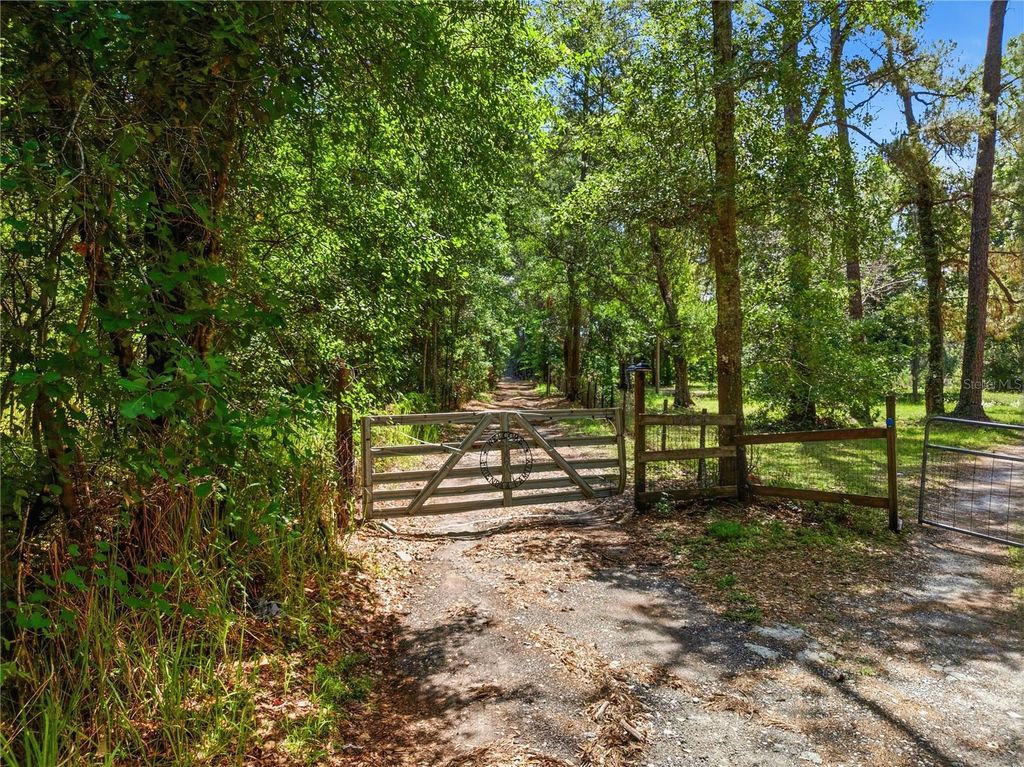1074 CULBREATH ROAD, Brooksville, FL 34602