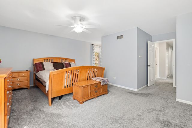 1932 Banks Drive, Elgin, IL 60123