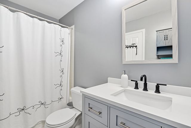 1932 Banks Drive, Elgin, IL 60123