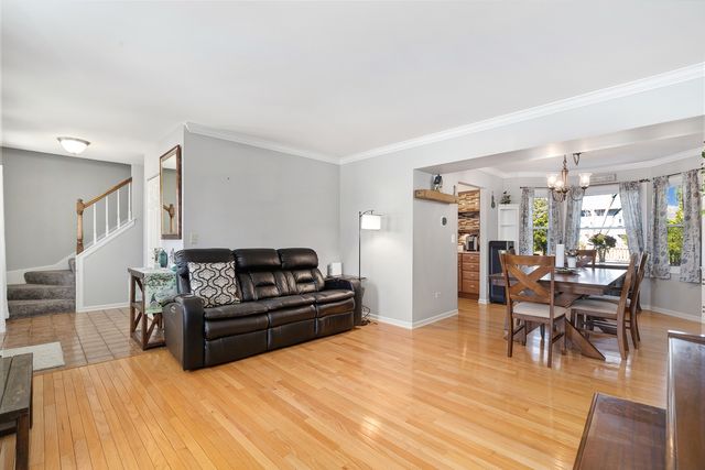 1932 Banks Drive, Elgin, IL 60123