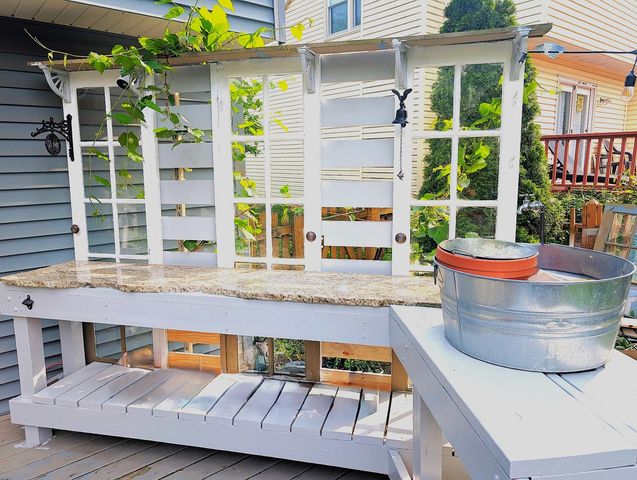 1932 Banks Drive, Elgin, IL 60123