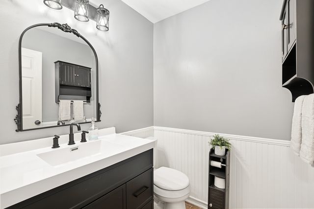 1932 Banks Drive, Elgin, IL 60123