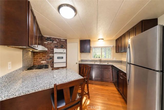 840 E Foothill 142, Azusa, CA 91702