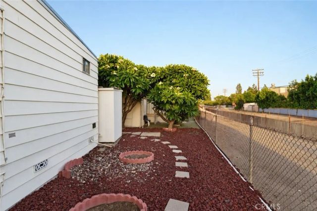 840 E Foothill 142, Azusa, CA 91702