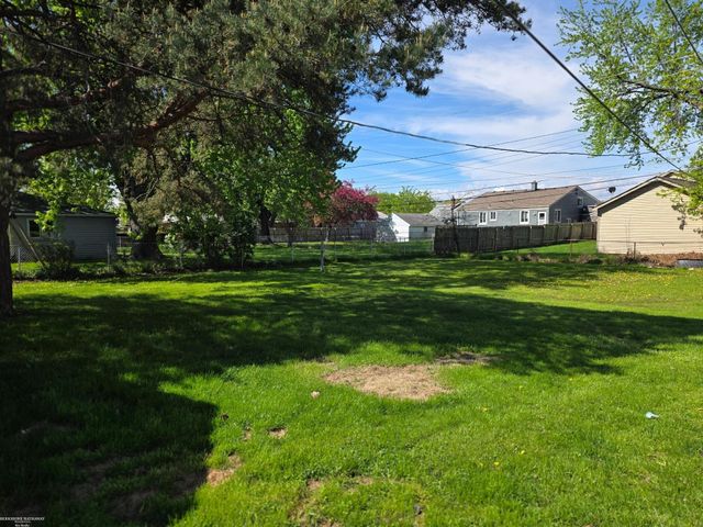 27815 Shock Street, Saint Clair Shores, MI 48081
