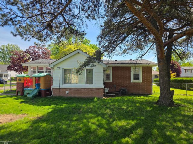 27815 Shock Street, Saint Clair Shores, MI 48081