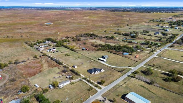 6916 Sky Road, Joshua, TX 76058
