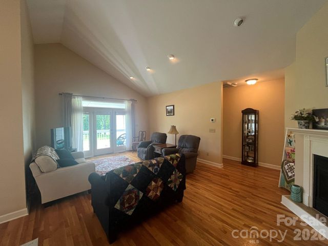 150 Holly Springs Road, Hendersonville, NC 28729