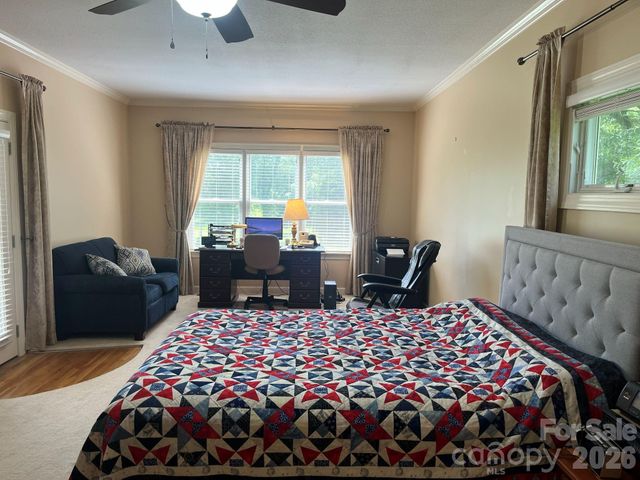 150 Holly Springs Road, Hendersonville, NC 28729