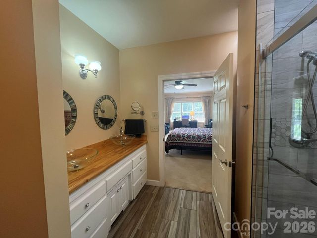 150 Holly Springs Road, Hendersonville, NC 28729
