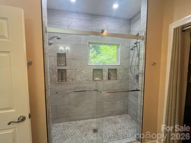 150 Holly Springs Road, Hendersonville, NC 28729