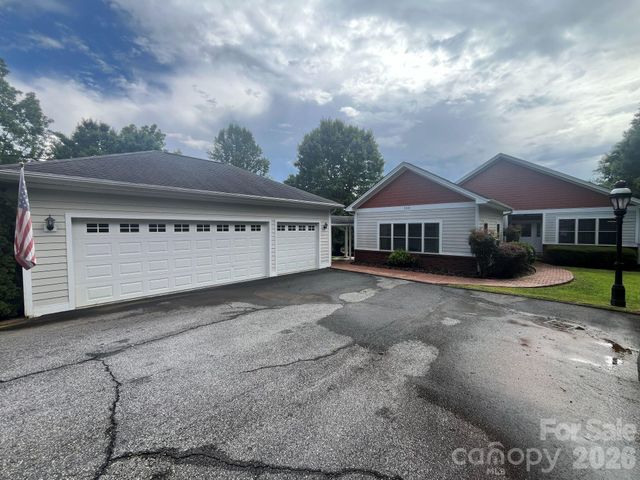 150 Holly Springs Road, Hendersonville, NC 28729
