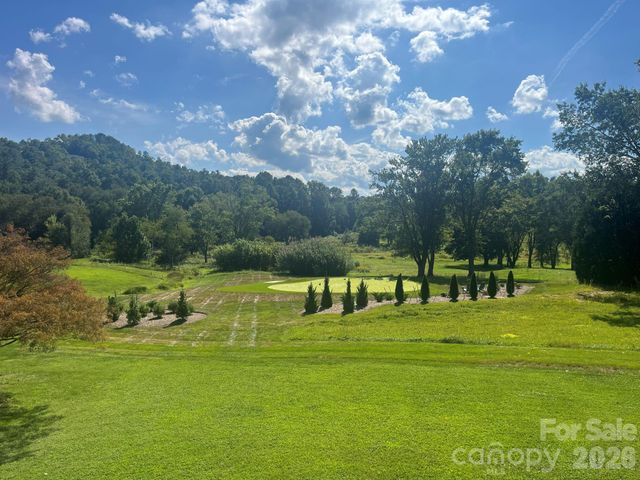 150 Holly Springs Road, Hendersonville, NC 28729