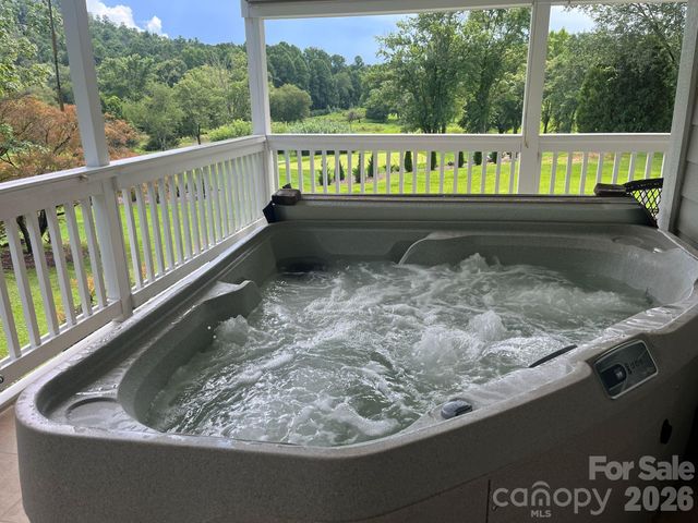 150 Holly Springs Road, Hendersonville, NC 28729