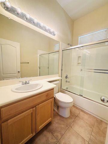 2440 Berkshire Ln, Brentwood, CA 94513