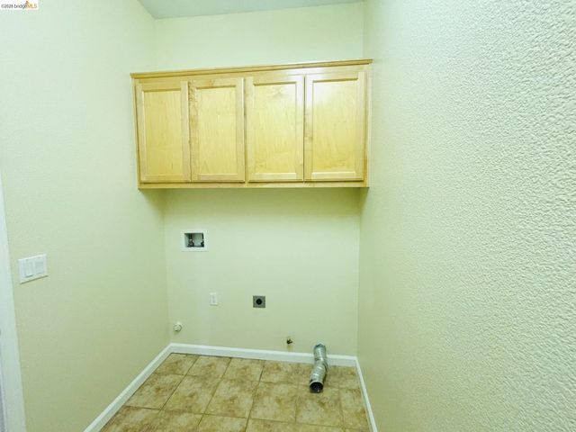 2440 Berkshire Ln, Brentwood, CA 94513