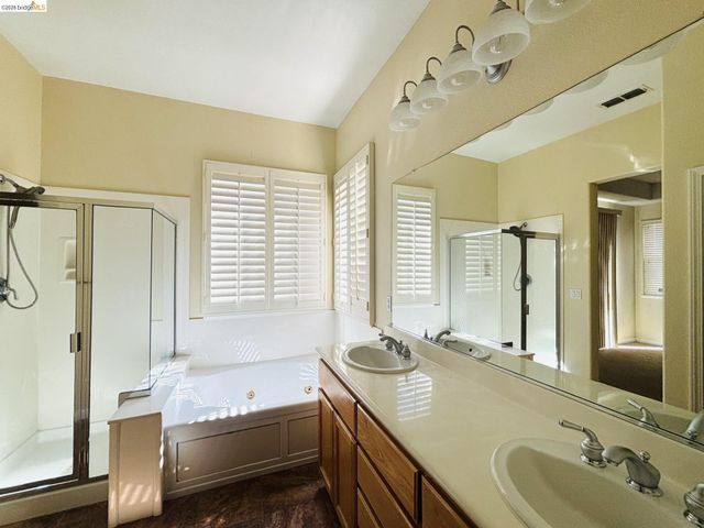2440 Berkshire Ln, Brentwood, CA 94513