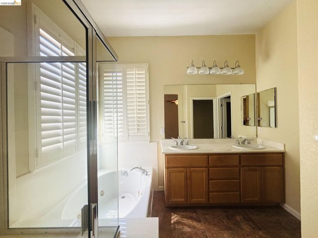 2440 Berkshire Ln, Brentwood, CA 94513