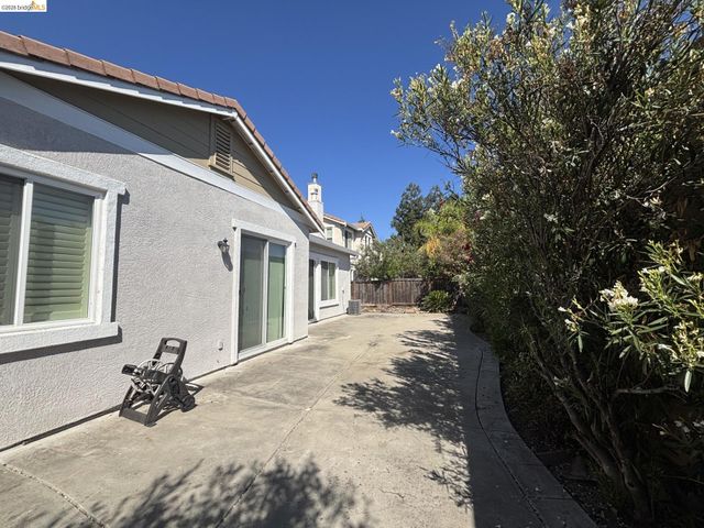 2440 Berkshire Ln, Brentwood, CA 94513
