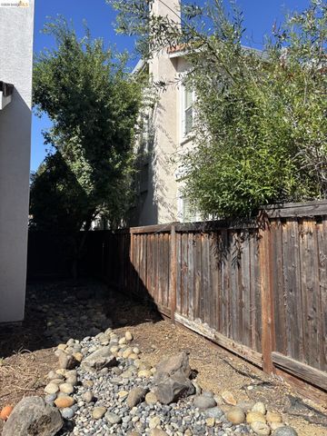 2440 Berkshire Ln, Brentwood, CA 94513