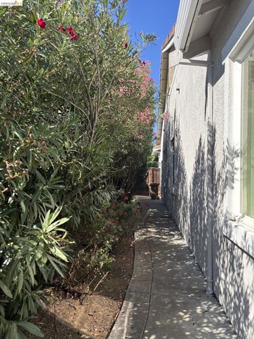 2440 Berkshire Ln, Brentwood, CA 94513